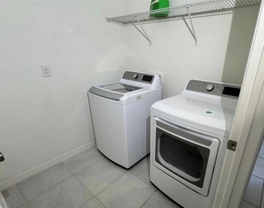7054 Cruz Court - Photo Thumbnail 18