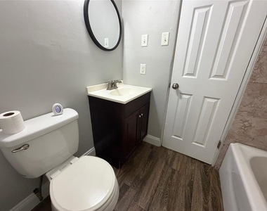 509 Varsity Street - Photo Thumbnail 5