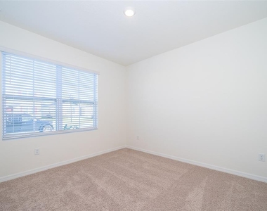 1391 Fox Squirrel Drive - Photo Thumbnail 5
