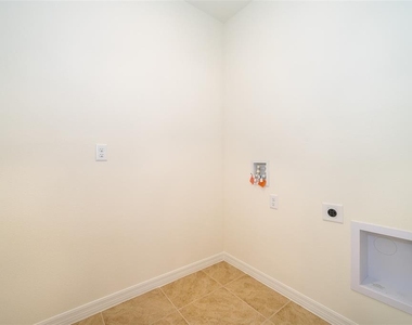 1391 Fox Squirrel Drive - Photo Thumbnail 9
