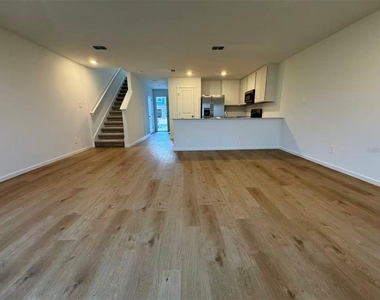 937 Phoenix Street - Photo Thumbnail 1