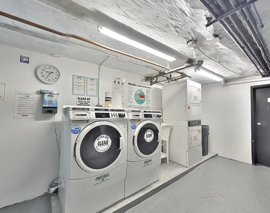 210 East 38th Street - Photo Thumbnail 5