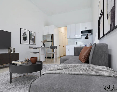 210 East 38th Street - Photo Thumbnail 2