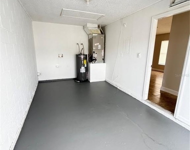 1828 Lacy Lane - Photo Thumbnail 18