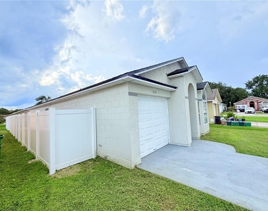 1828 Lacy Lane - Photo Thumbnail 1