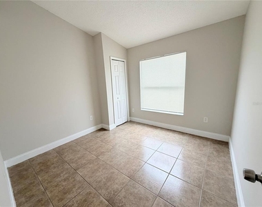 1828 Lacy Lane - Photo Thumbnail 17