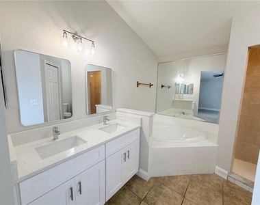 1828 Lacy Lane - Photo Thumbnail 10