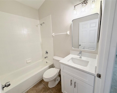 1828 Lacy Lane - Photo Thumbnail 9