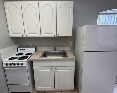 871 Orchid Drive - Photo Thumbnail 5