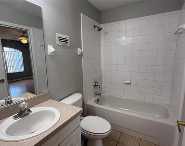 871 Orchid Drive - Photo Thumbnail 10