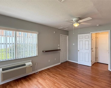 871 Orchid Drive - Photo Thumbnail 3