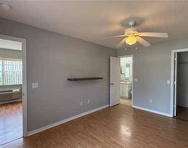 871 Orchid Drive - Photo Thumbnail 8