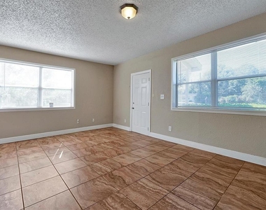 821 Wingo Street - Photo Thumbnail 2