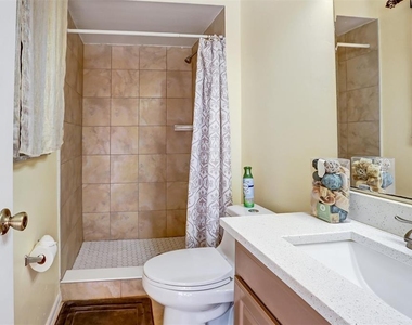 700 Sunbury Drive - Photo Thumbnail 18