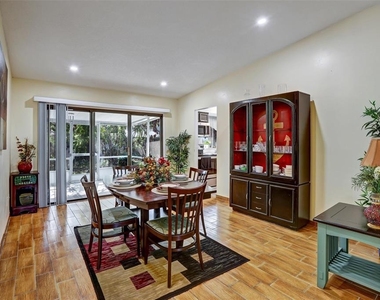 700 Sunbury Drive - Photo Thumbnail 10