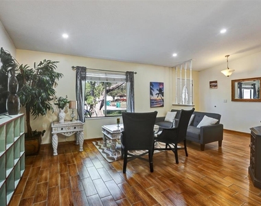 700 Sunbury Drive - Photo Thumbnail 7
