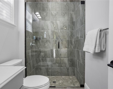 8204 Topsail Place - Photo Thumbnail 24