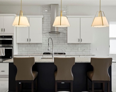 8204 Topsail Place - Photo Thumbnail 10