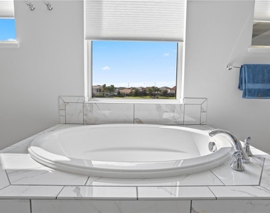 8204 Topsail Place - Photo Thumbnail 38