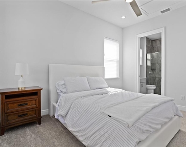 8204 Topsail Place - Photo Thumbnail 23