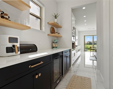8204 Topsail Place - Photo Thumbnail 7