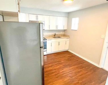 276 Polk Avenue - Photo Thumbnail 2