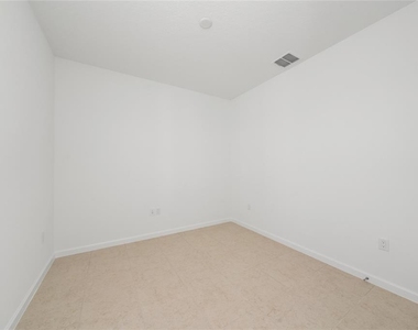 2420 Celebration Boulevard - Photo Thumbnail 17