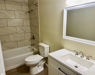 7813 Cross Creek Circle - Photo Thumbnail 30