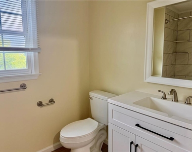 7813 Cross Creek Circle - Photo Thumbnail 18