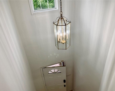 7813 Cross Creek Circle - Photo Thumbnail 28