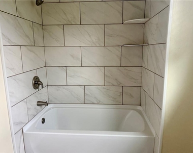 7813 Cross Creek Circle - Photo Thumbnail 23