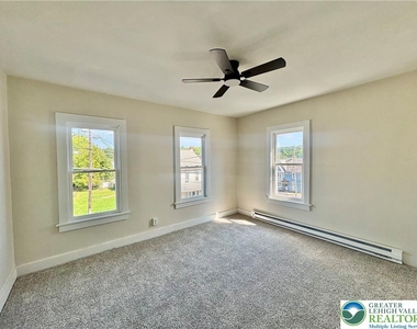 438 Market Street - Photo Thumbnail 7