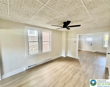 438 Market Street - Photo Thumbnail 11