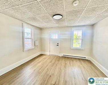 438 Market Street - Photo Thumbnail 10