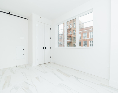 987 Willoughby Ave - Photo Thumbnail 6