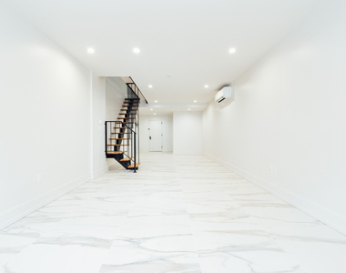 987 Willoughby Ave - Photo Thumbnail 1
