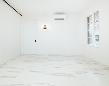 987 Willoughby Ave - Photo Thumbnail 7