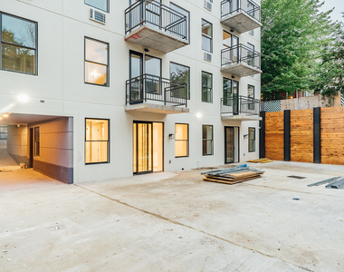 987 Willoughby Ave - Photo Thumbnail 8