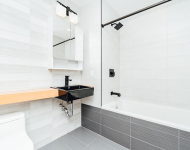 987 Willoughby Ave - Photo Thumbnail 13