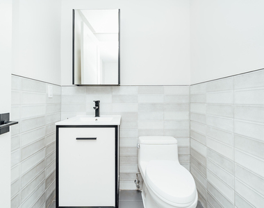 987 Willoughby Ave - Photo Thumbnail 4
