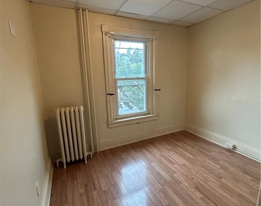 235 E Goepp Street - Photo Thumbnail 7