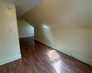 235 E Goepp Street - Photo Thumbnail 10