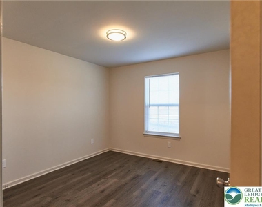 6639 Stein Way - Photo Thumbnail 21