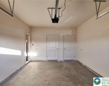 6639 Stein Way - Photo Thumbnail 9