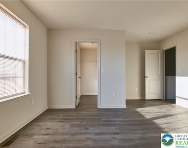 6639 Stein Way - Photo Thumbnail 25
