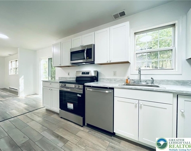 1226 Country Place Drive - Photo Thumbnail 8