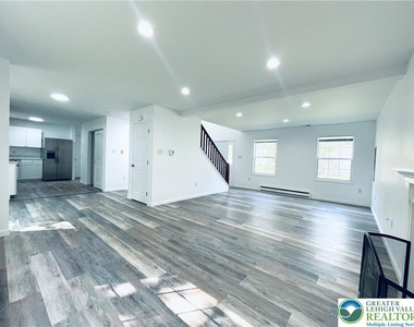 1226 Country Place Drive - Photo Thumbnail 15