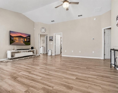 8016 Diamond Creek Lane - Photo Thumbnail 4