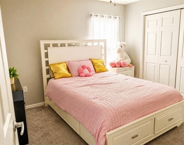 8016 Diamond Creek Lane - Photo Thumbnail 8