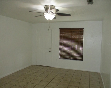 1048 Sw 6th Drive - Photo Thumbnail 4